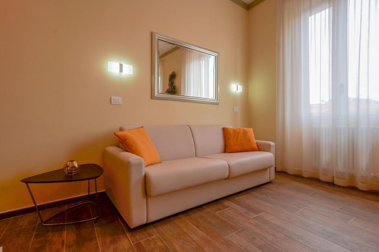 Bed and Breakfast Attico Di Via D'Azeglio Болонья Екстер'єр фото