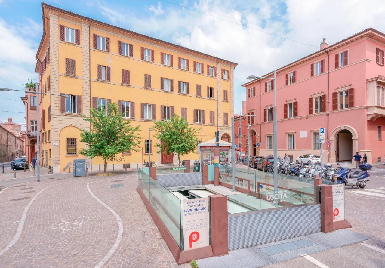 Bed and Breakfast Attico Di Via D'Azeglio Болонья Екстер'єр фото