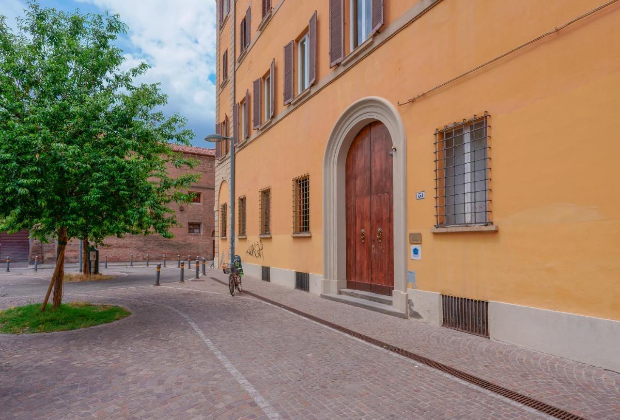 Bed and Breakfast Attico Di Via D'Azeglio Болонья Екстер'єр фото