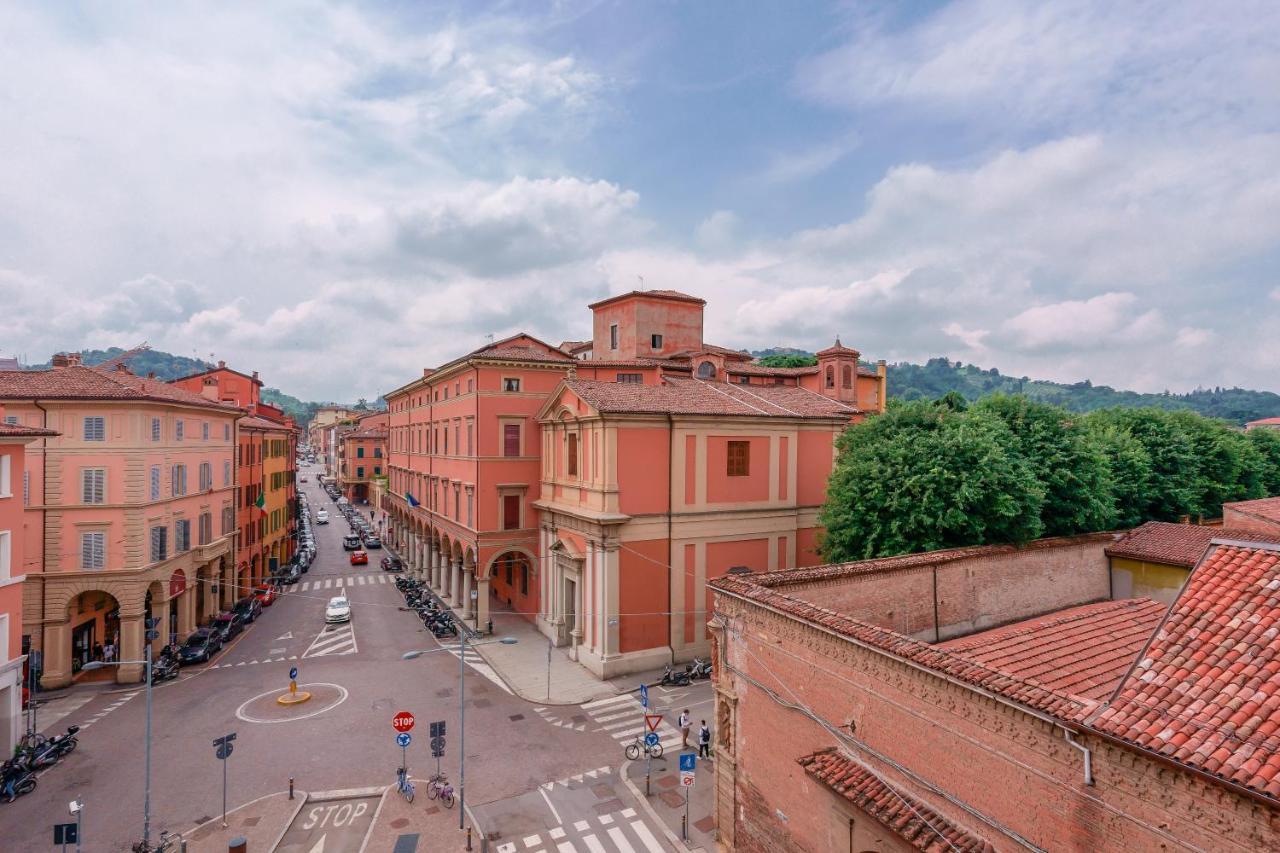 Bed and Breakfast Attico Di Via D'Azeglio Болонья Екстер'єр фото