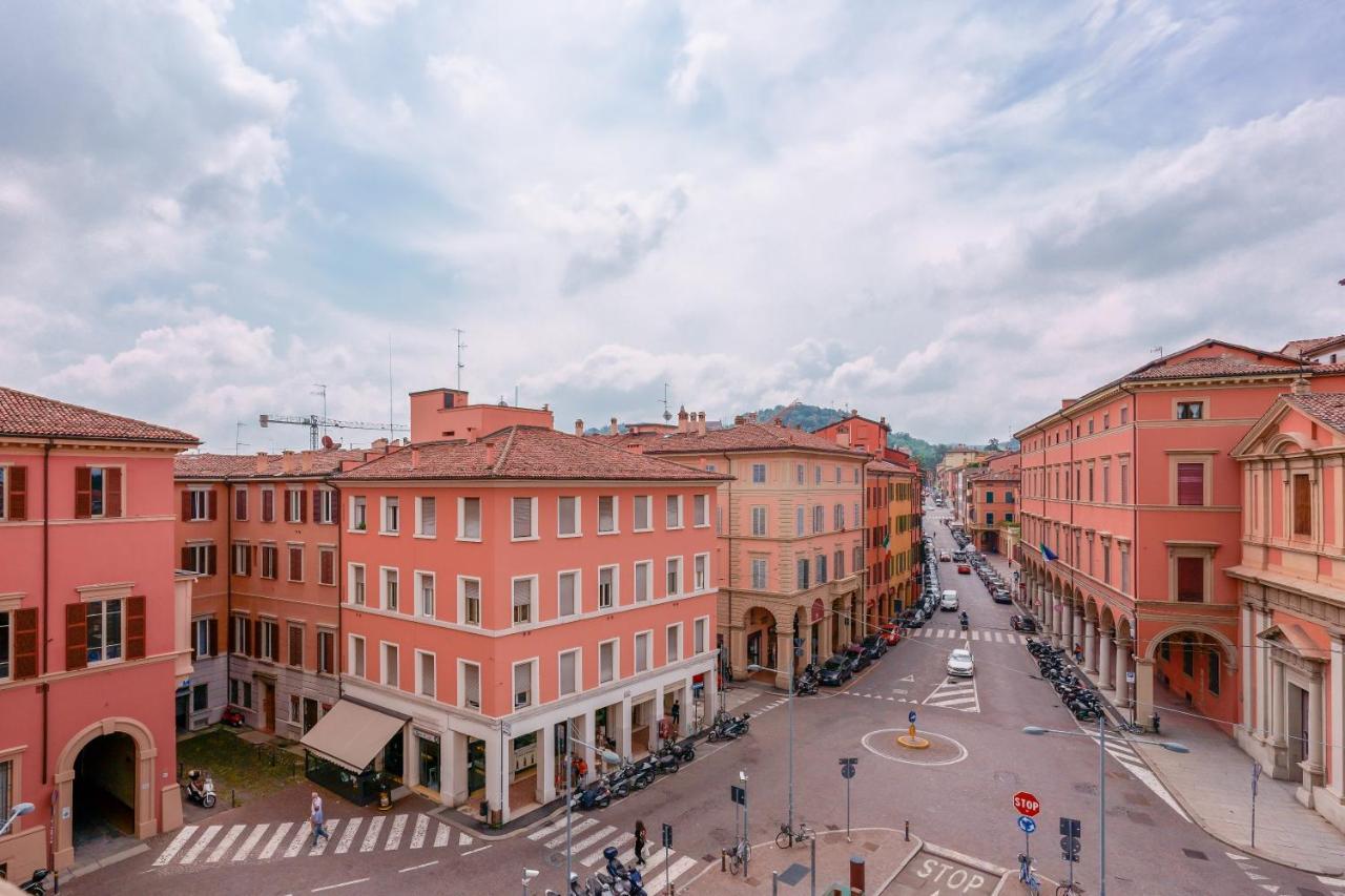 Bed and Breakfast Attico Di Via D'Azeglio Болонья Екстер'єр фото