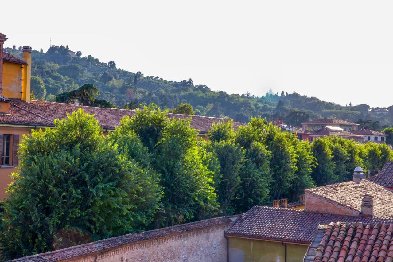 Bed and Breakfast Attico Di Via D'Azeglio Болонья Екстер'єр фото